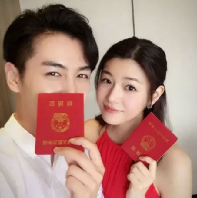 陈晓没去参加陈妍希父亲葬礼 婚姻破裂迹象显现